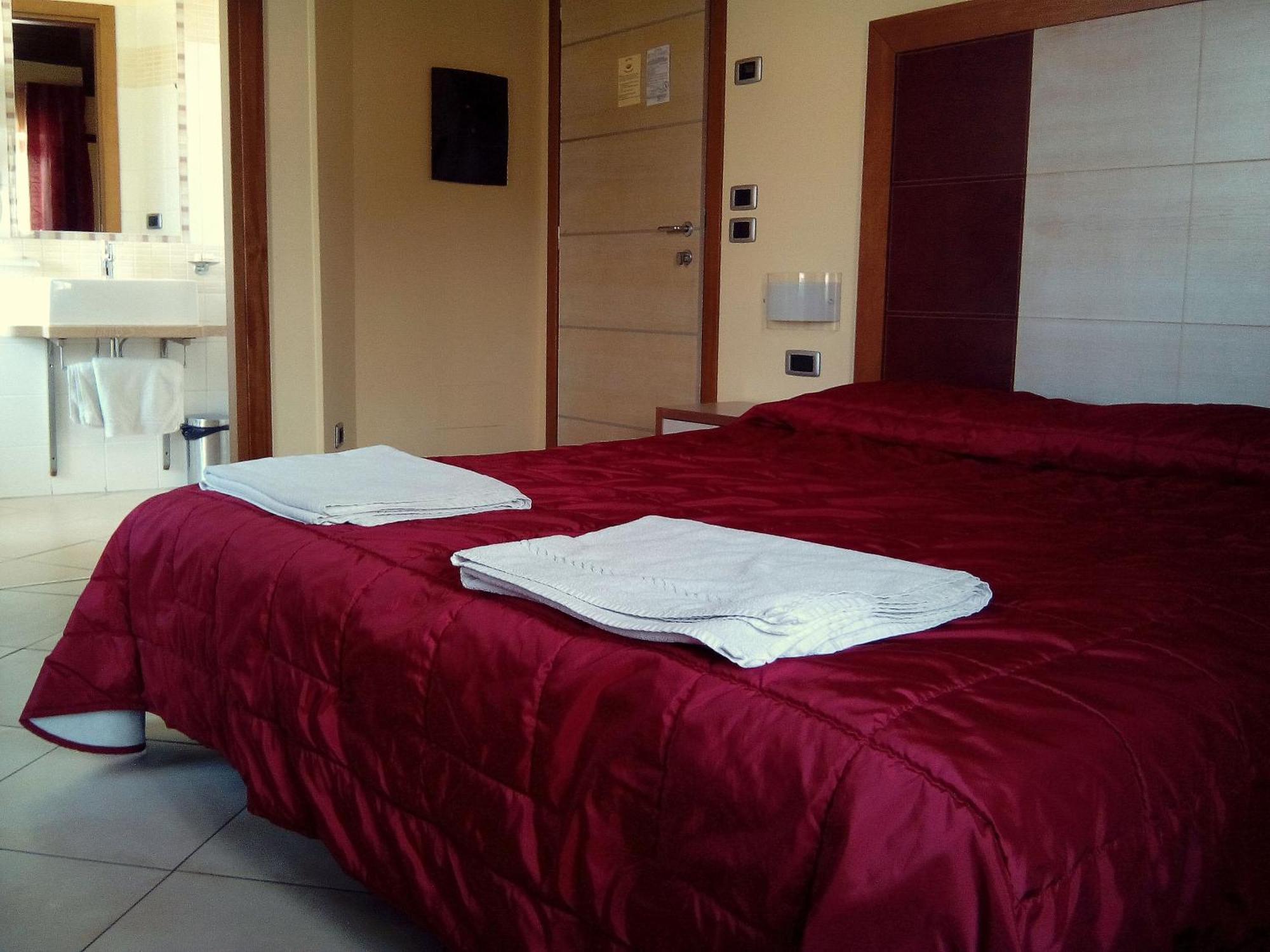 Hotel Conte Ruggero Serra San Bruno Oda fotoğraf