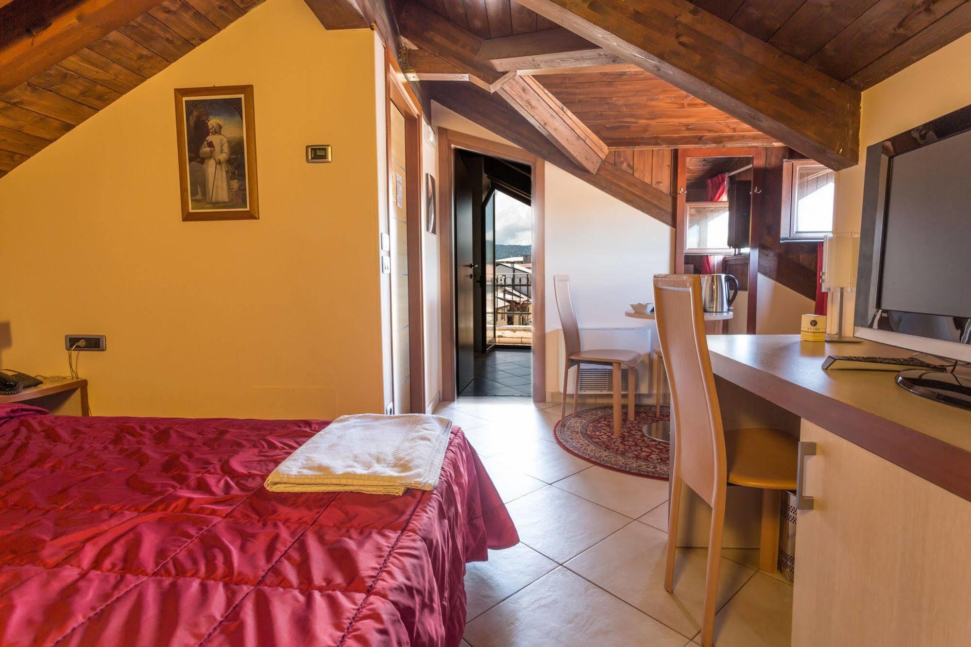 Hotel Conte Ruggero Serra San Bruno Dış mekan fotoğraf