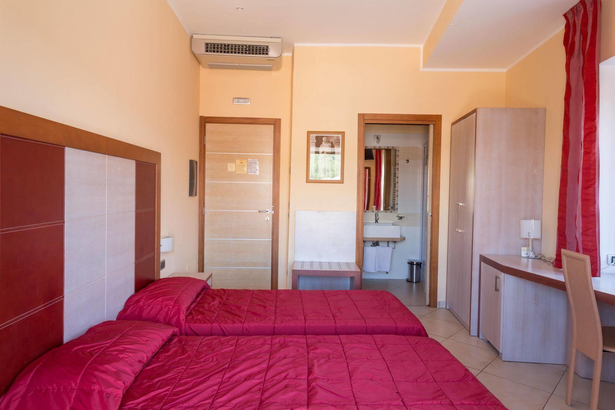 Hotel Conte Ruggero Serra San Bruno Dış mekan fotoğraf