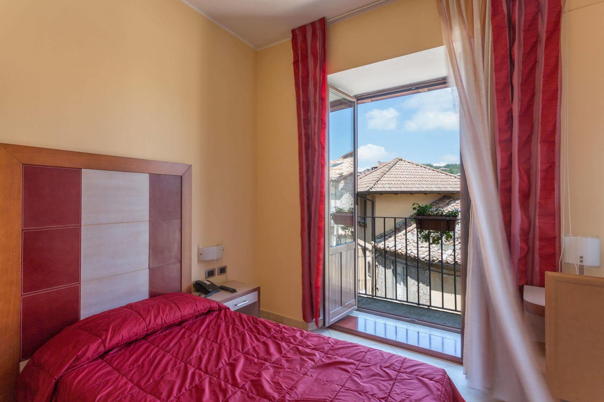 Hotel Conte Ruggero Serra San Bruno Dış mekan fotoğraf